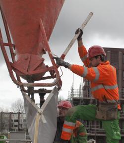 bouwplaats: betonwand laag 0