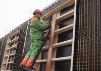 bouwplaats: betonwand laag 0