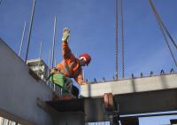 bouwplaats: stellen prefab beton balkbodems