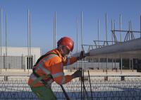 bouwplaats: leggen breedplaat-elementen 2e verdiepingsvloer