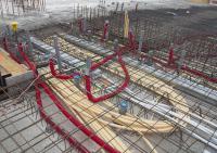 bouwplaats: stort 2e verdiepingsvloer met pomp