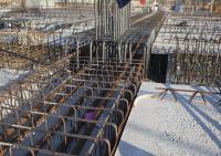 bouwplaats: vlechters en installateurs 2e verdiepingsvloer